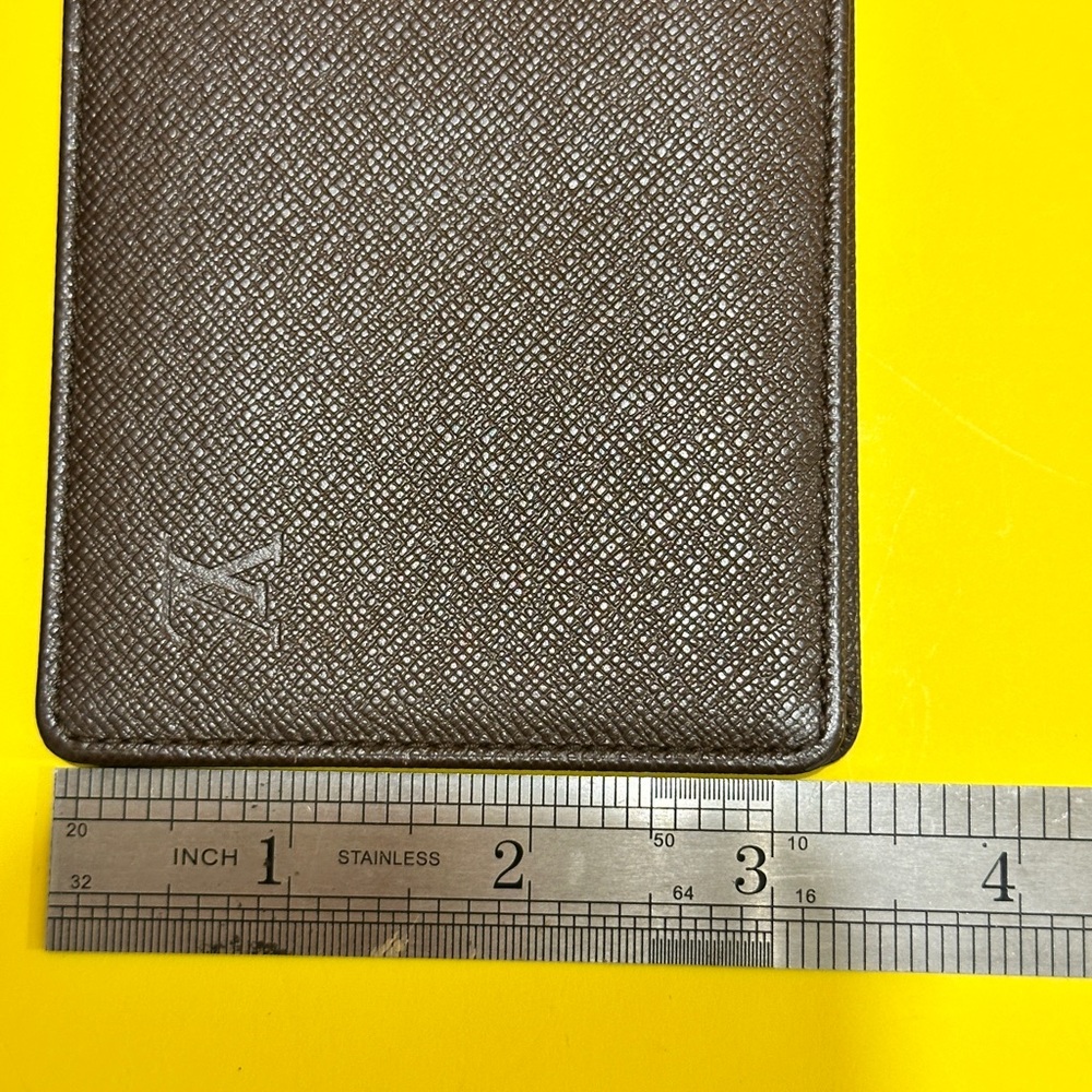 Louis Vuitton Textured Note Book cover - Picture 11 of 12